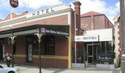 American Hotel Creswick - Whitsundays Accommodation 2