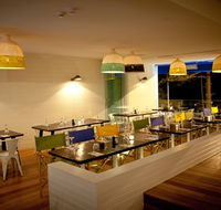 Deck Bar and Dining - Whitsundays Accommodation