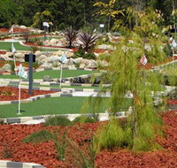 18 Hole Mini Golf - Club Husky - Whitsundays Accommodation
