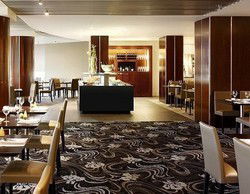 Lobby Lounge And Terrace - Whitsundays Accommodation 2