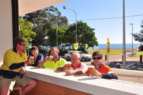 Beach House Hotel - Whitsundays Accommodation 2