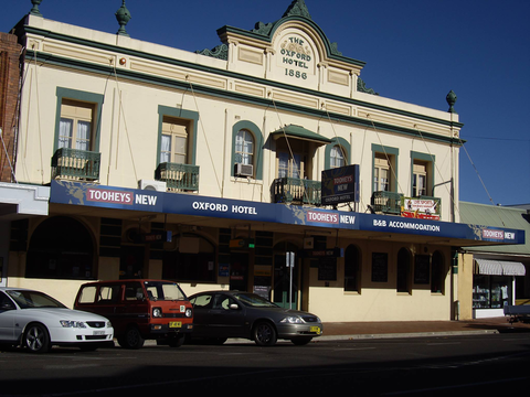 Oxford Hotel - Whitsundays Accommodation 2