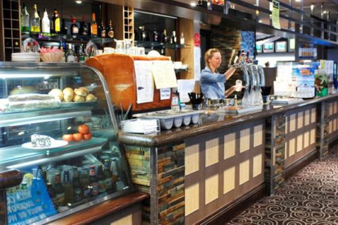 Hoppers Club - Whitsundays Accommodation 8