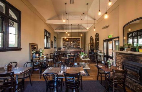 Union Bank Wine Bar - Whitsundays Accommodation 0