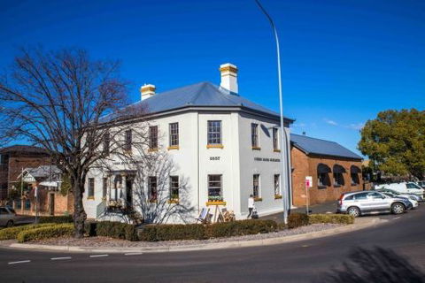 Union Bank Wine Bar - Whitsundays Accommodation 2