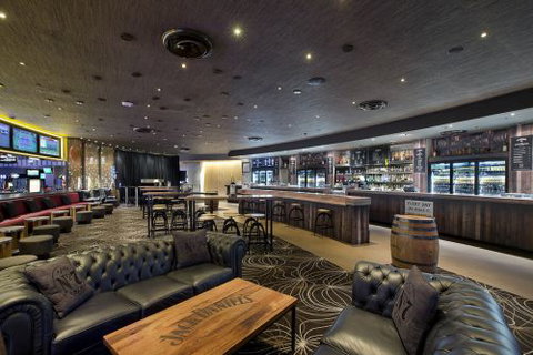 JBar - Whitsundays Accommodation 2