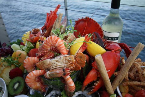 Dundee’s Restaurant On The Waterfront - Whitsundays Accommodation 13