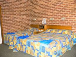 Bohle Barn Hotel Motel - Whitsundays Accommodation 0