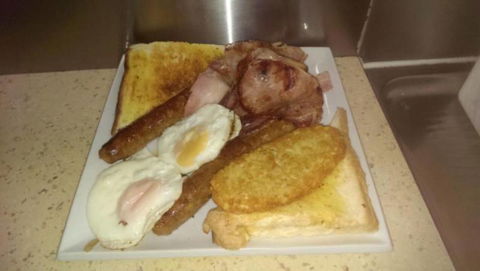 Glendon Street Cafe - Whitsundays Accommodation 4