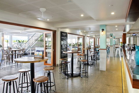 Hemingway's Brewery Port Douglas - Whitsundays Accommodation 4