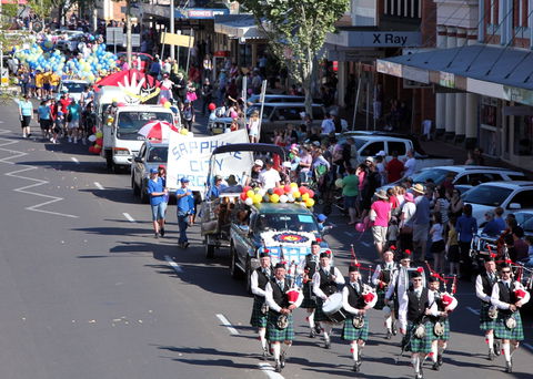 Regional Australia Bank Inverell Sapphire City Festival - Whitsundays Accommodation 2