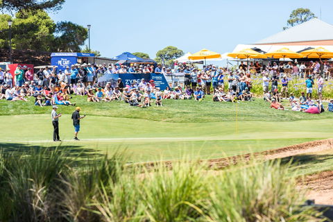 Blitz Golf Adelaide - Whitsundays Accommodation 0