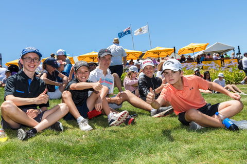 Blitz Golf Adelaide - Whitsundays Accommodation 2