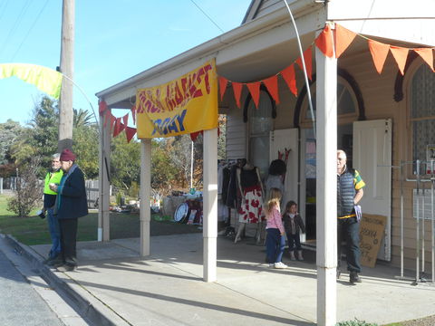 Yarck Country Market - Whitsundays Accommodation 2