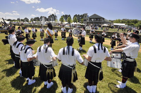 Bong Bong Picnic Races - Whitsundays Accommodation 2