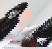 The Barn at Wombat Flat presents Louise Adams Alive and Streaming - Whitsundays Accommodation