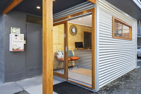 North Pier Hotel - Whitsundays Accommodation 0