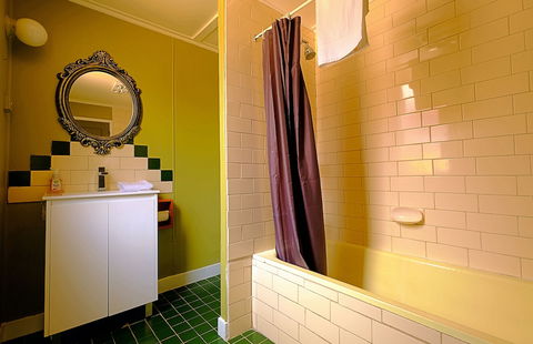 Hotel Blue - Whitsundays Accommodation 4