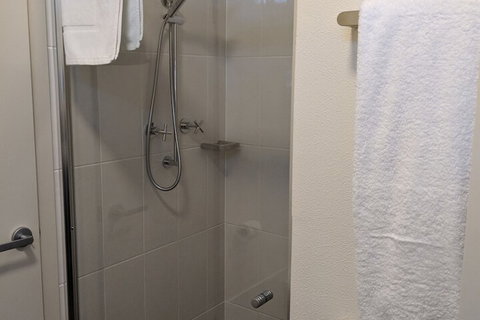 Dawson Motor Inn - Whitsundays Accommodation 6