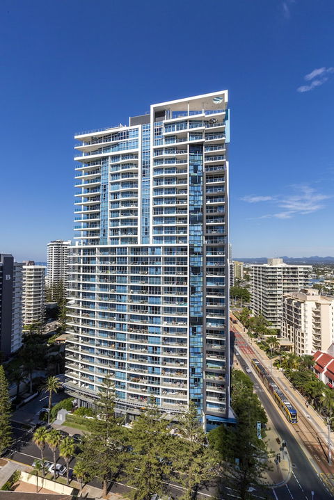 Artique Surfers Paradise - Whitsundays Accommodation 1