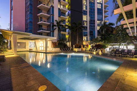 Artique Surfers Paradise - Whitsundays Accommodation 5