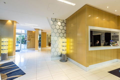 Artique Surfers Paradise - Whitsundays Accommodation 6