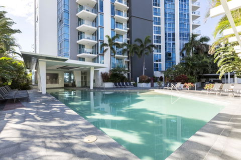 Artique Surfers Paradise - Whitsundays Accommodation 4
