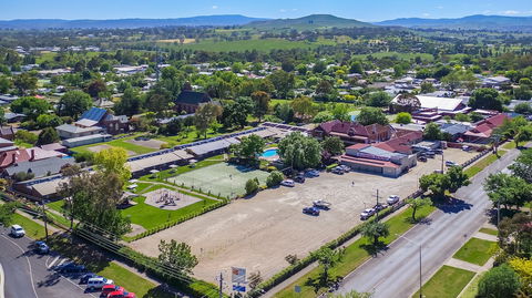 Alzburg Resort - Whitsundays Accommodation 2