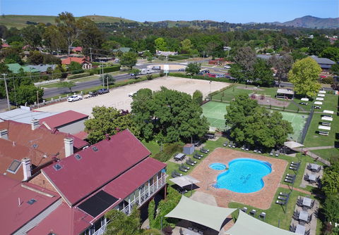Alzburg Resort - Whitsundays Accommodation 3