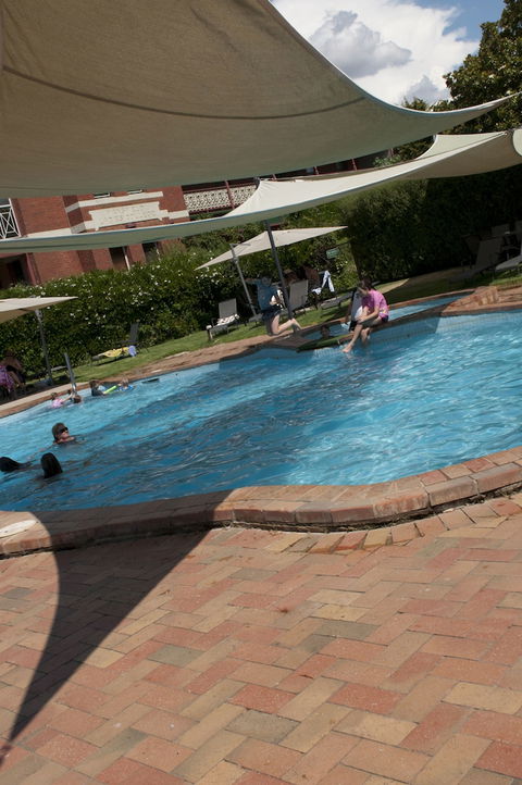 Alzburg Resort - Whitsundays Accommodation 5