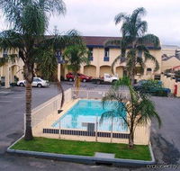 Econo Lodge Hacienda International - Whitsundays Accommodation