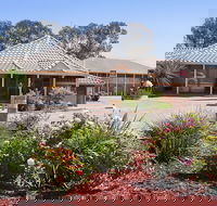 The Standpipe Golf Motor Inn - Whitsundays Accommodation