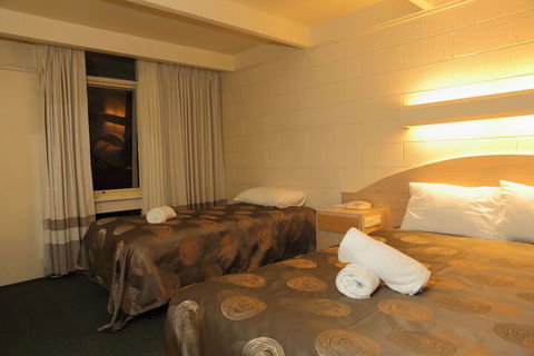 Absolute Lakes Entrance - Whitsundays Accommodation 6