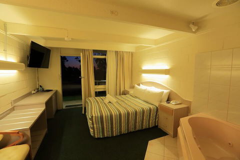 Absolute Lakes Entrance - Whitsundays Accommodation 7