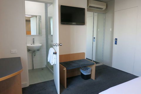 Arts Hotel - Whitsundays Accommodation 6