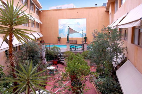 Arts Hotel - Whitsundays Accommodation 2