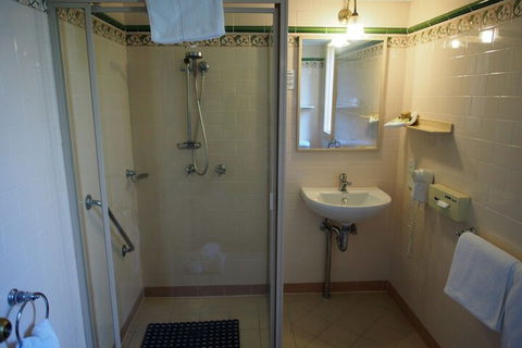 McLaren Hotel - Whitsundays Accommodation 7