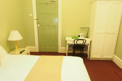 McLaren Hotel - Whitsundays Accommodation 4