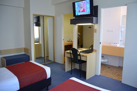 Devere Hotel - Whitsundays Accommodation 6