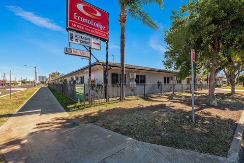 Econo Lodge Moree Spa Motor Inn - Whitsundays Accommodation 3