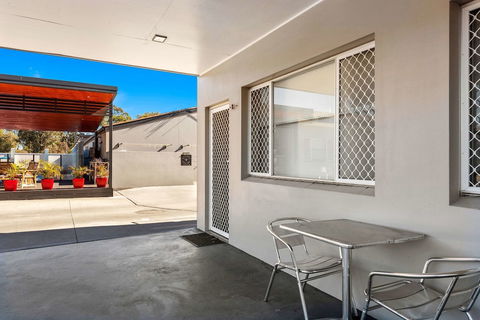 Econo Lodge Moree Spa Motor Inn - Whitsundays Accommodation 1