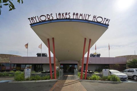 Quality Hotel Taylors Lakes - Whitsundays Accommodation 1