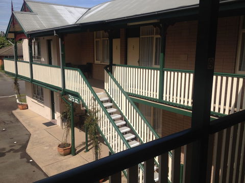 The 3 Explorers Motel - Whitsundays Accommodation 0