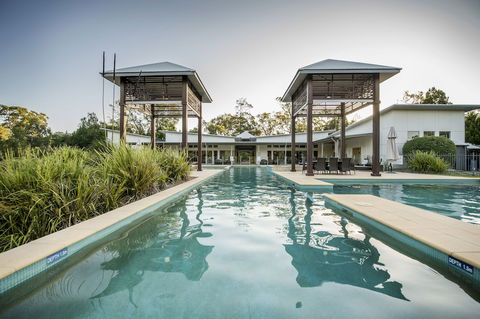 Beach Road Holiday Homes - Whitsundays Accommodation 3