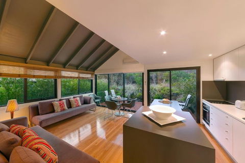 Southern Ocean Villas - Whitsundays Accommodation 4