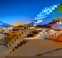 SureStay Hotel by Best Western Blue Diamond Motor Inn - Whitsundays Accommodation