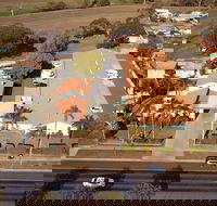 Tamworth Motor Inn  Cabins - Whitsundays Accommodation