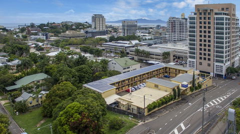 The Robert Towns - Whitsundays Accommodation 1