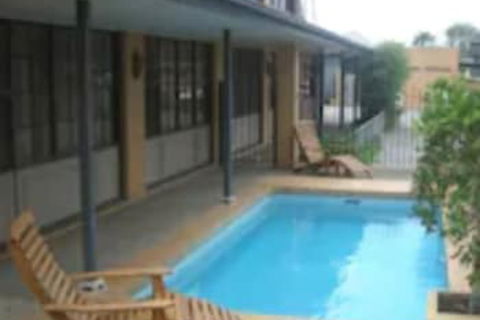 Aviators Lodge Motel - Whitsundays Accommodation 0