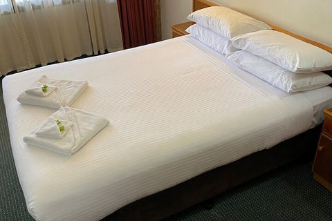 Aviators Lodge Motel - Whitsundays Accommodation 7